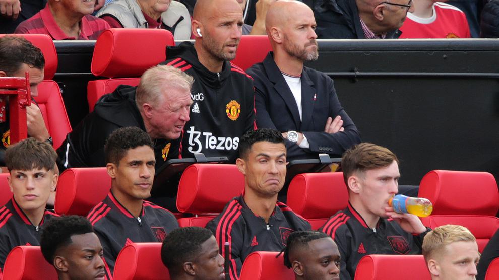 cristiano en el banco manchester